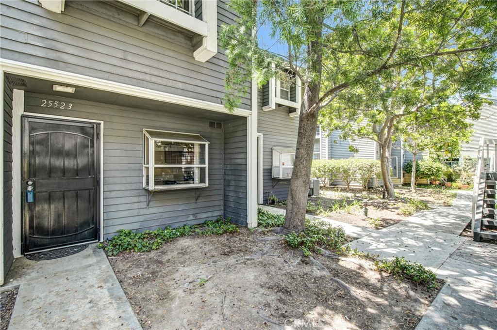 25523 Pine Creek Lane Property Photo 1