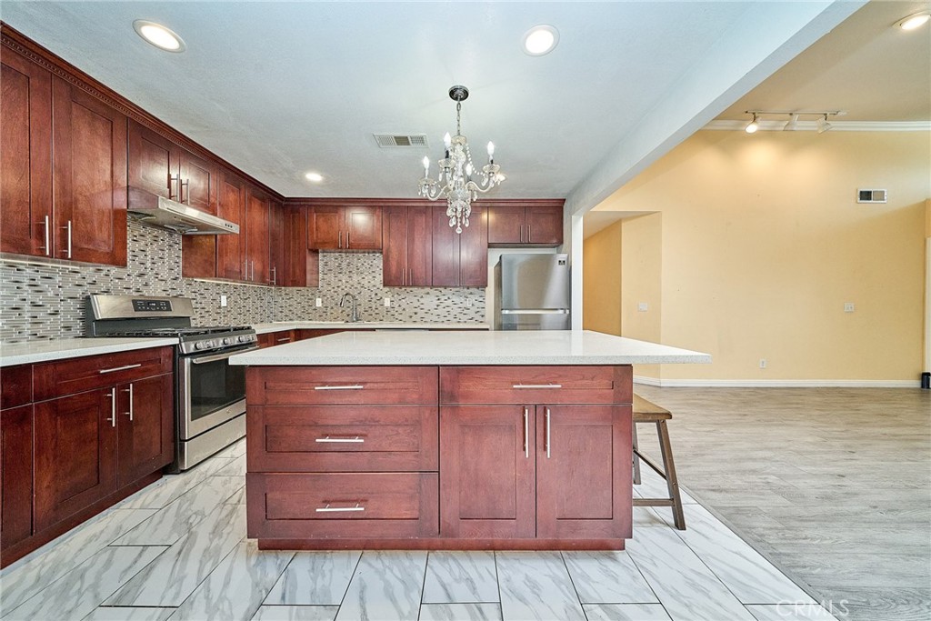 7145 N Muscatel Property Photo 9