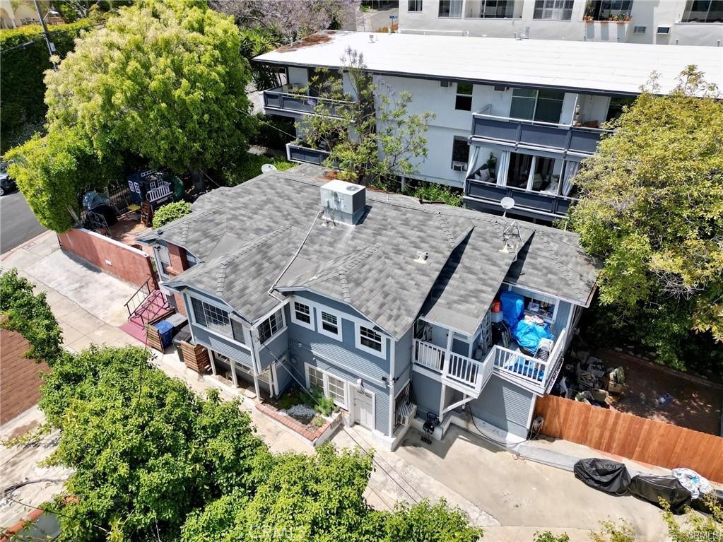 1204 N Clark Property Photo 1