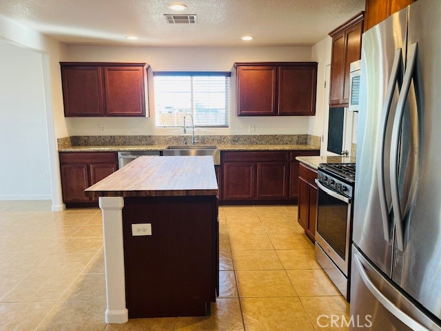 20236 Graham Street Property Photo 6
