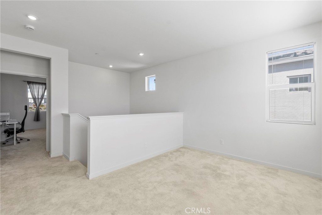 15946 Caterpillar Property Photo 8