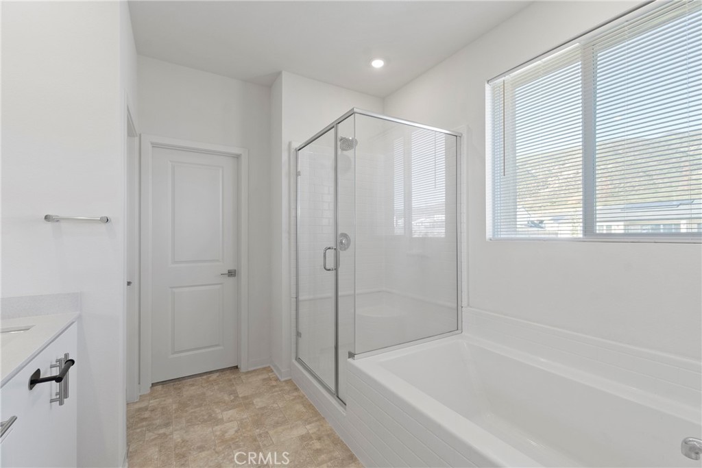 15946 Caterpillar Property Photo 12
