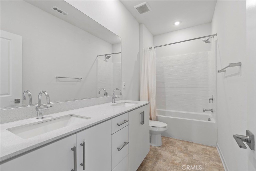 15946 Caterpillar Property Photo 16
