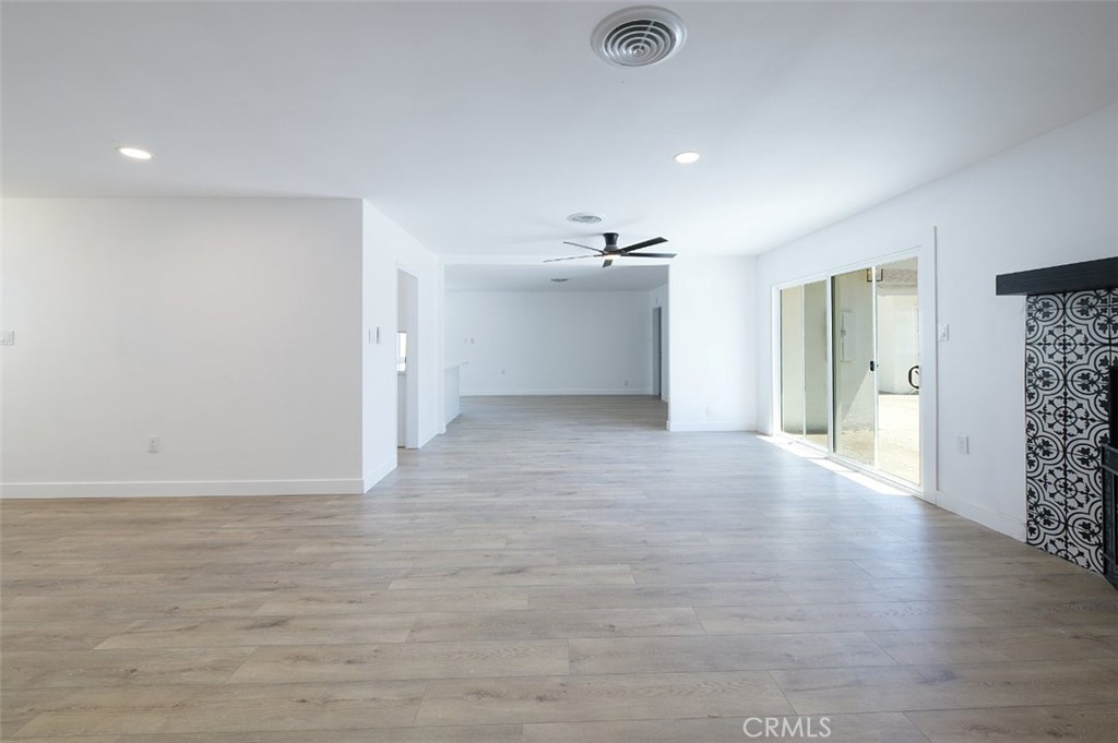 2425 Castle Drive Property Photo 5