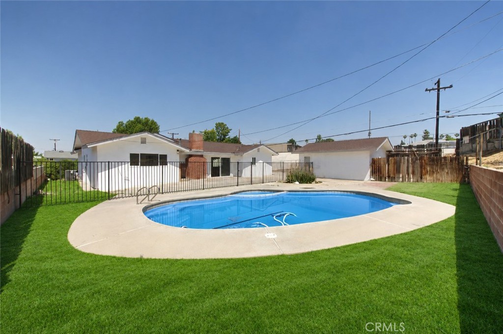 2425 Castle Drive Property Photo 28