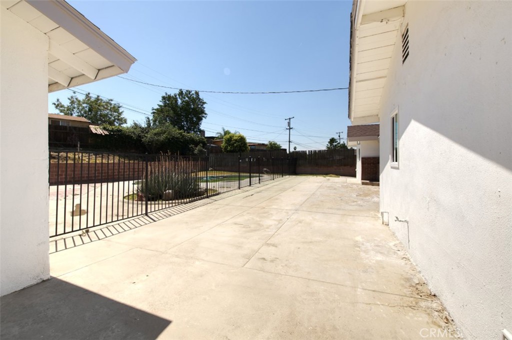 2425 Castle Drive Property Photo 30