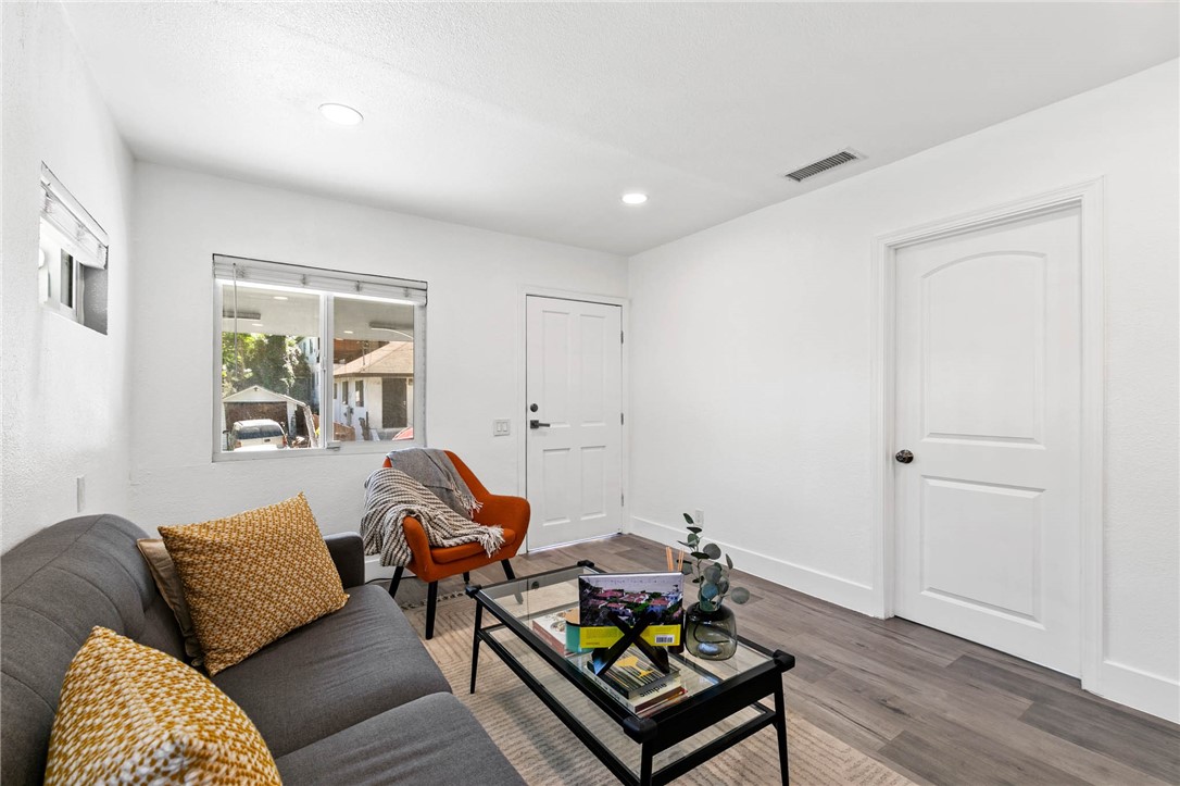 4365 Esmeralda Street Property Photo 5