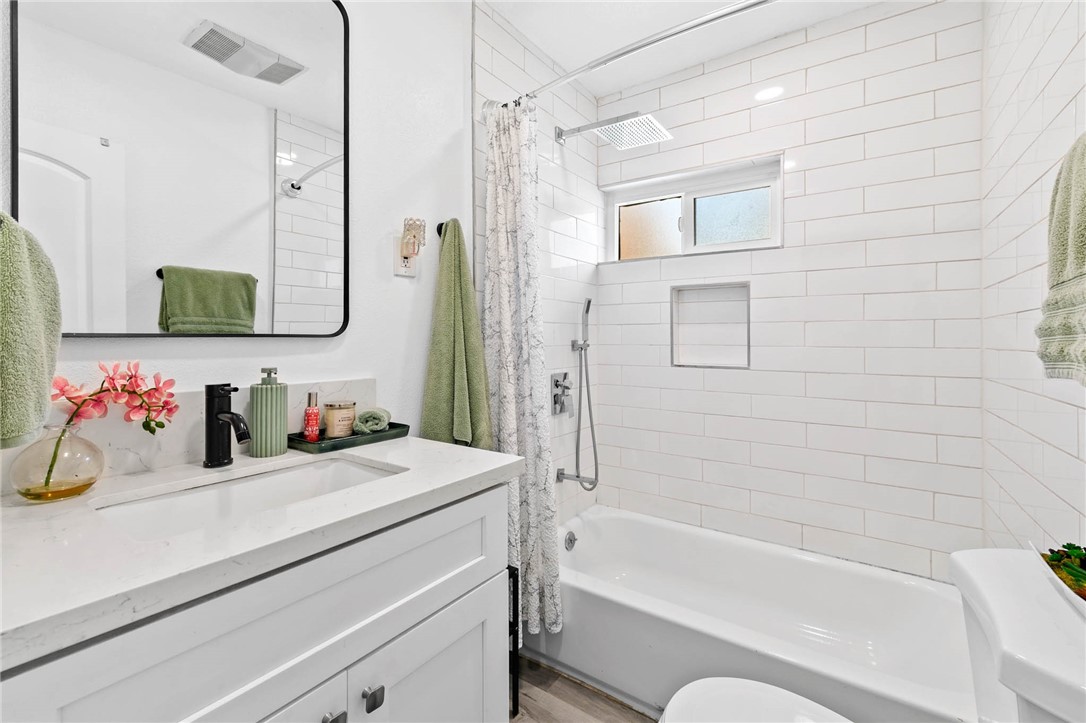 4365 Esmeralda Street Property Photo 19