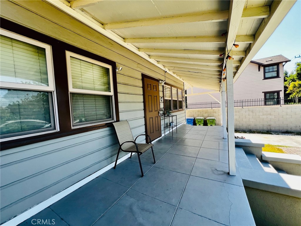 915 W 21st Property Photo 8