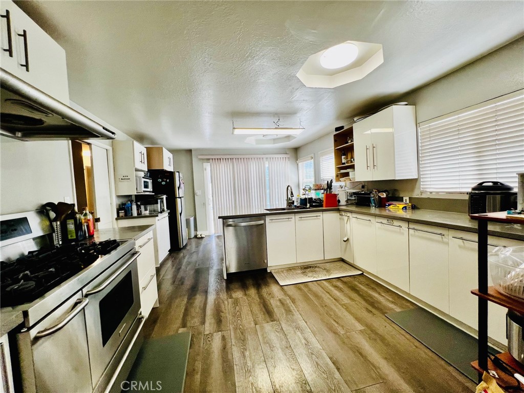 915 W 21st Property Photo 16