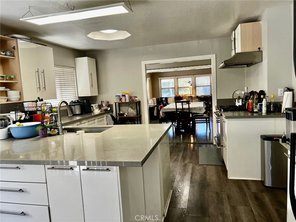 915 W 21st Property Photo 17