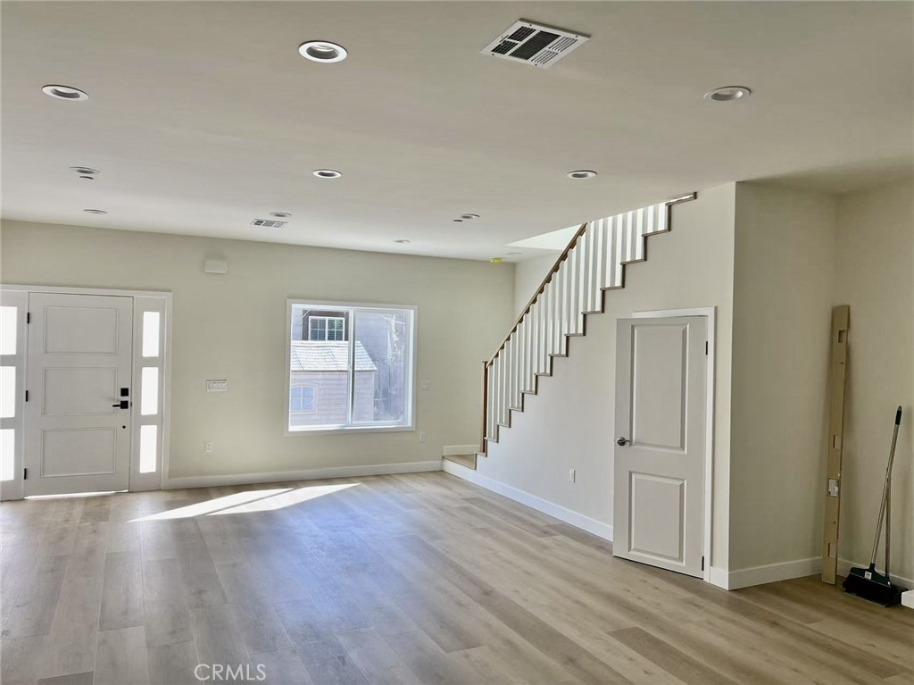 915 W 21st Property Photo 36
