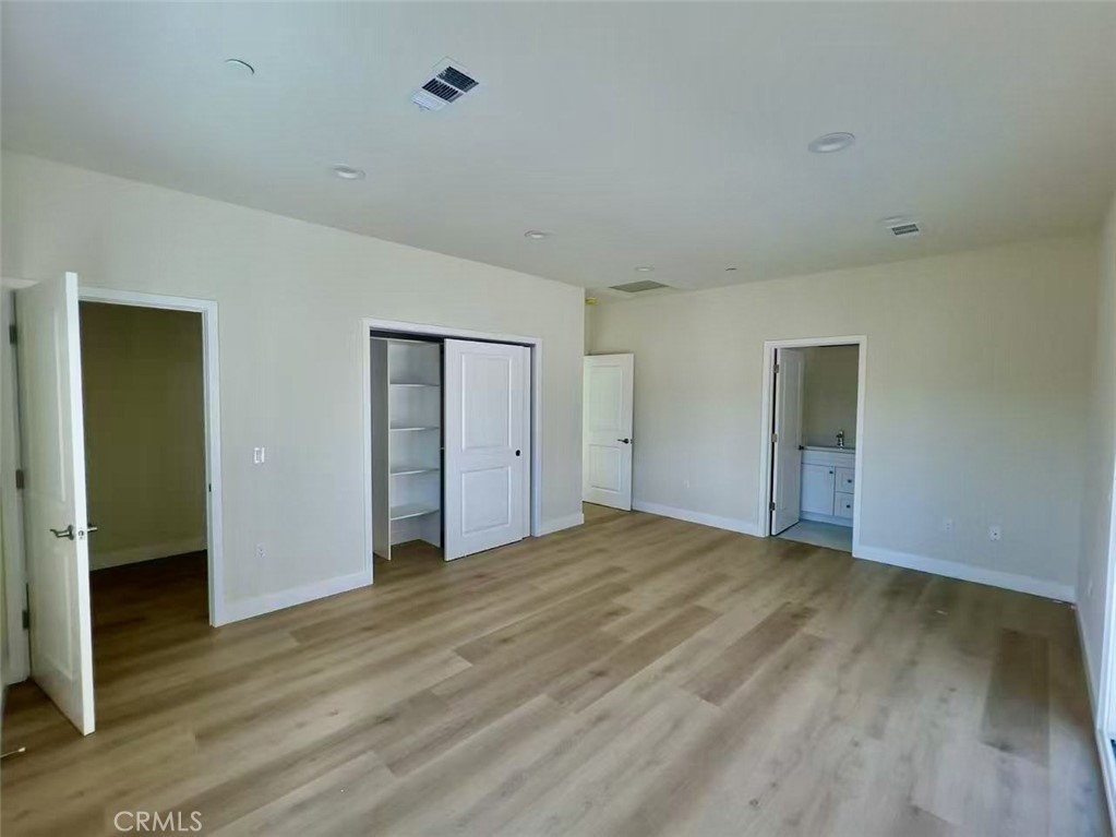 915 W 21st Property Photo 43
