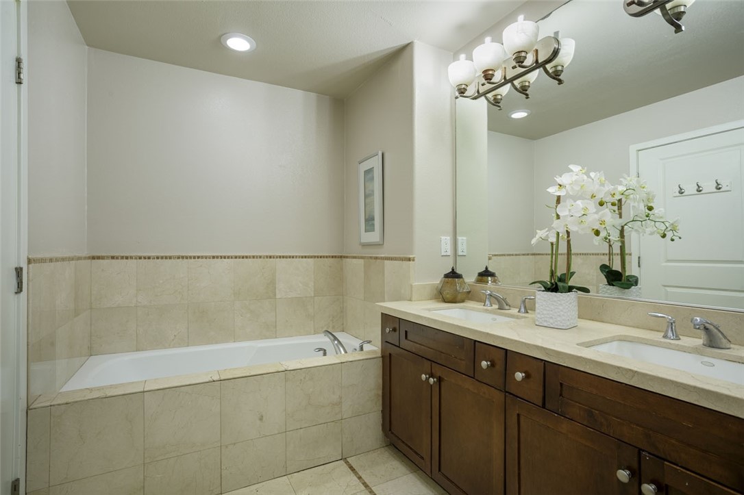 11115 Acama 207 Property Photo 16