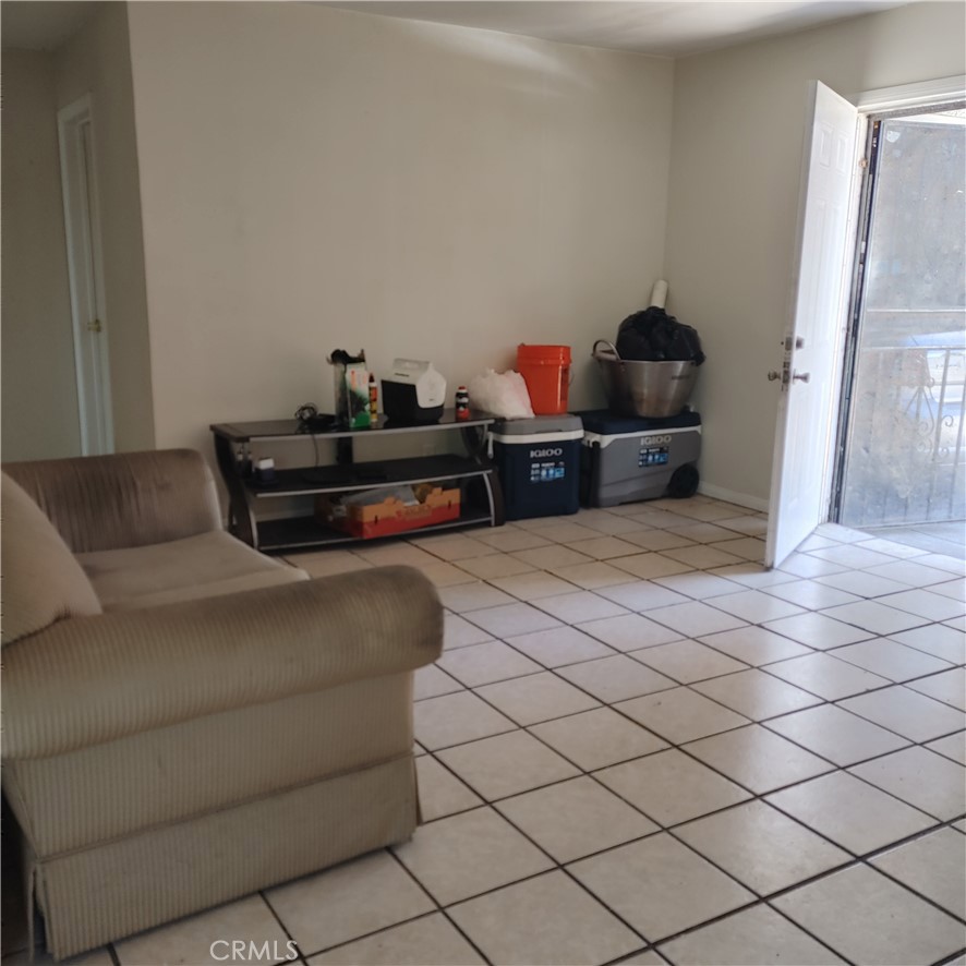 1449 S Park Avenue Property Photo 5