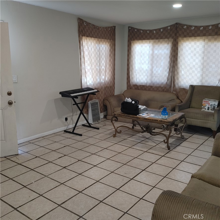 1449 S Park Avenue Property Photo 7