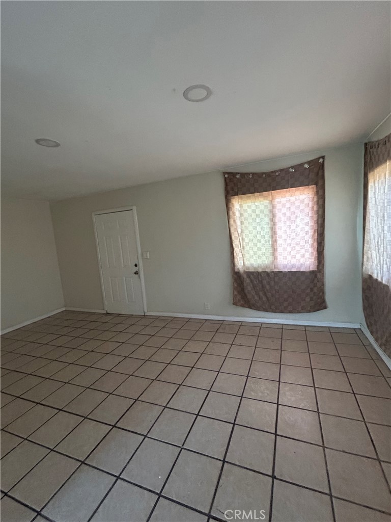 1449 S Park Avenue Property Photo 13