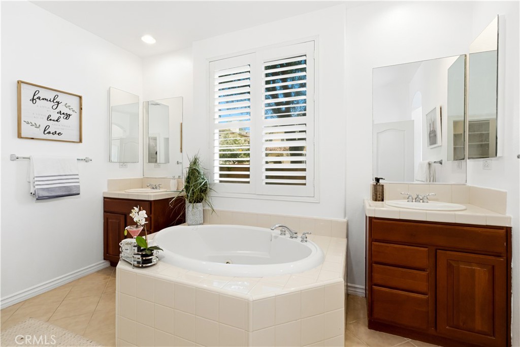 80 Wonderland Property Photo 11