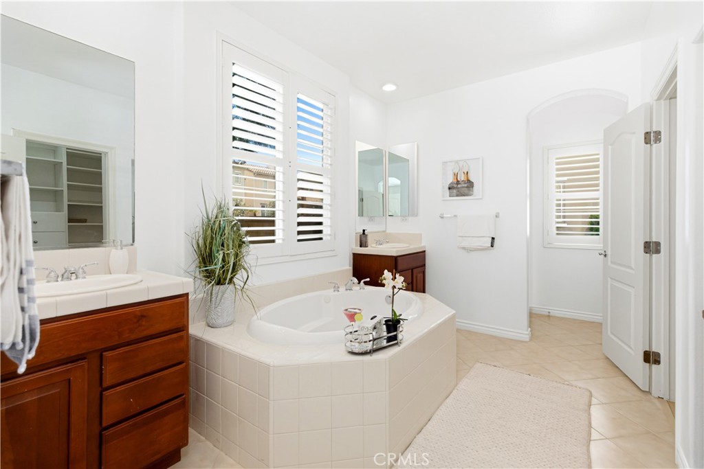 80 Wonderland Property Photo 12