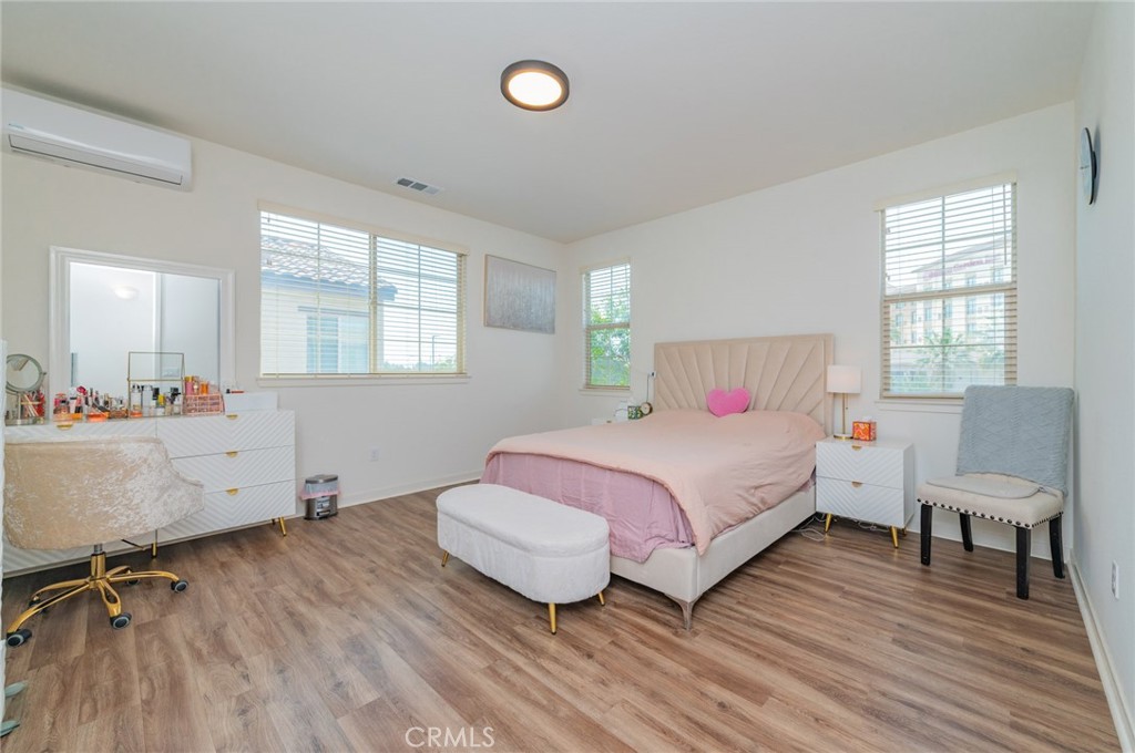 1926 Kizh Way Property Photo 6
