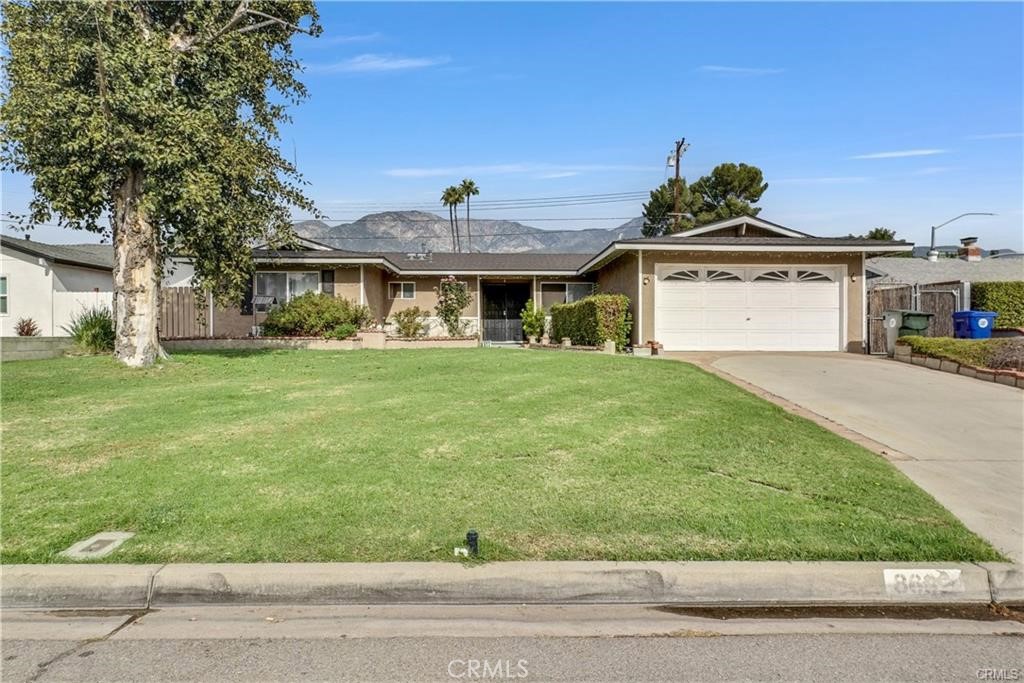 8682 La Grande Property Photo 1