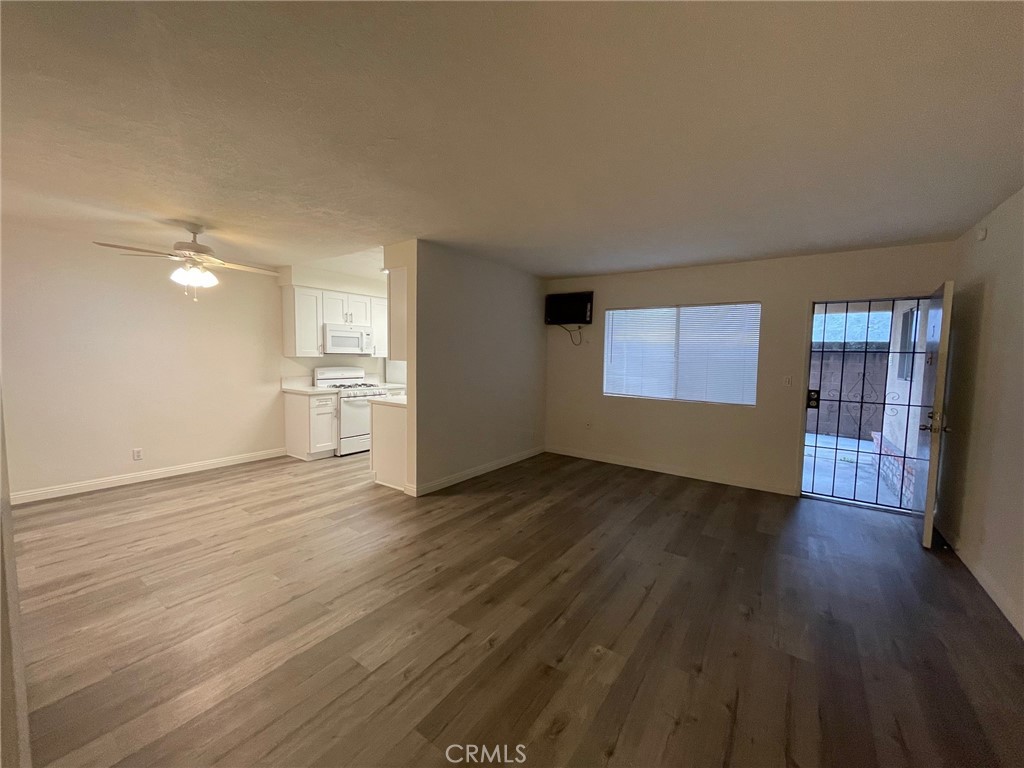 943 N Louise Street 3 Property Photo 10