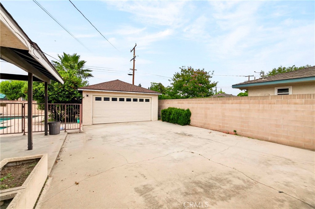 171 W Naomi Property Photo 8