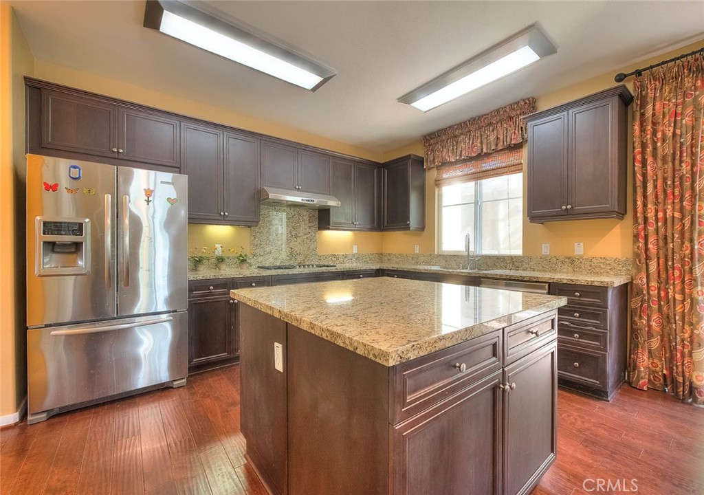 906 N Woodbine Property Photo 14