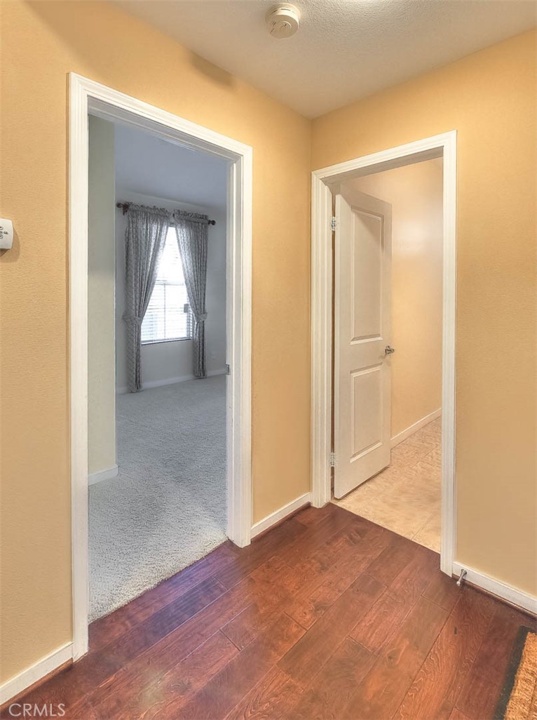 906 N Woodbine Property Photo 16