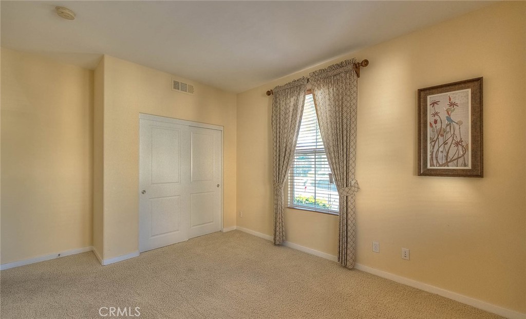 906 N Woodbine Property Photo 18