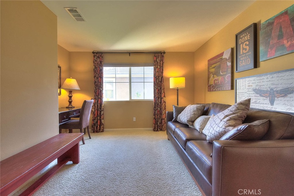 906 N Woodbine Property Photo 24