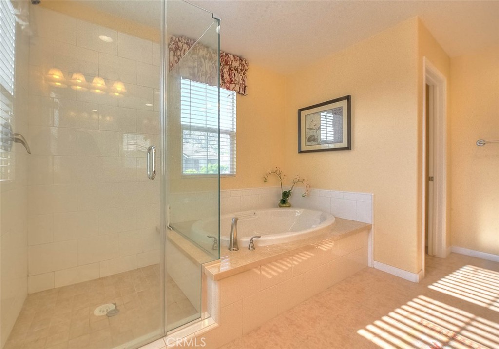 906 N Woodbine Property Photo 30