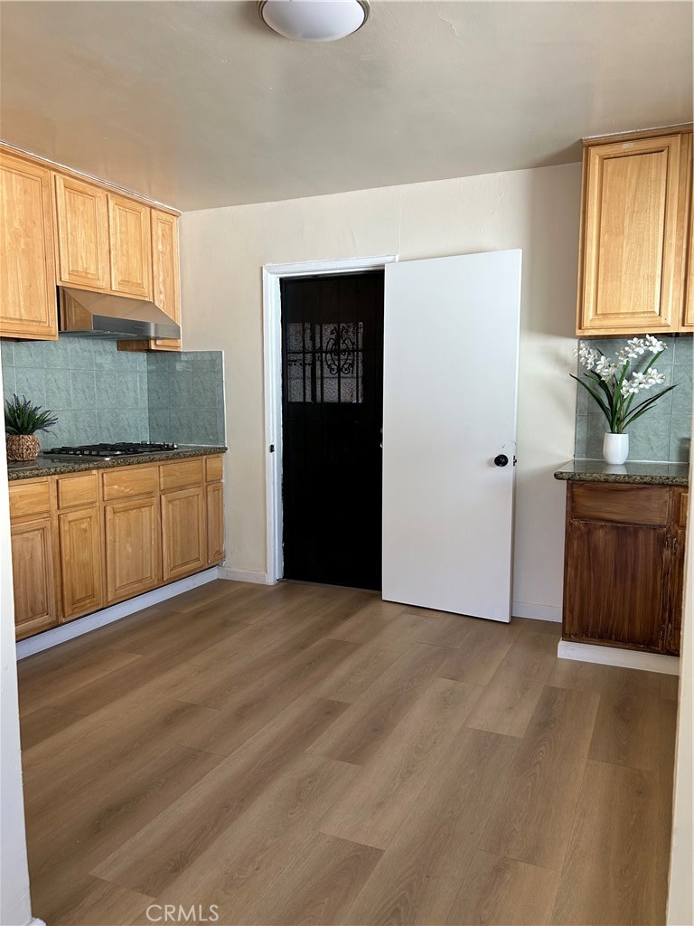 4057 Baywood Property Photo 5