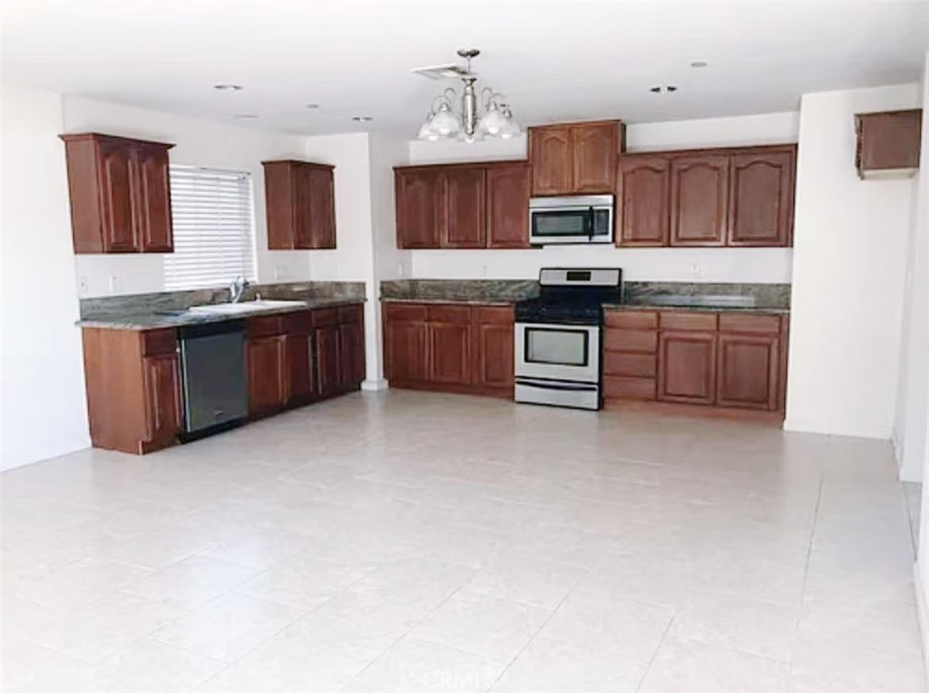 1652 Plaza Del Amo Property Photo 7