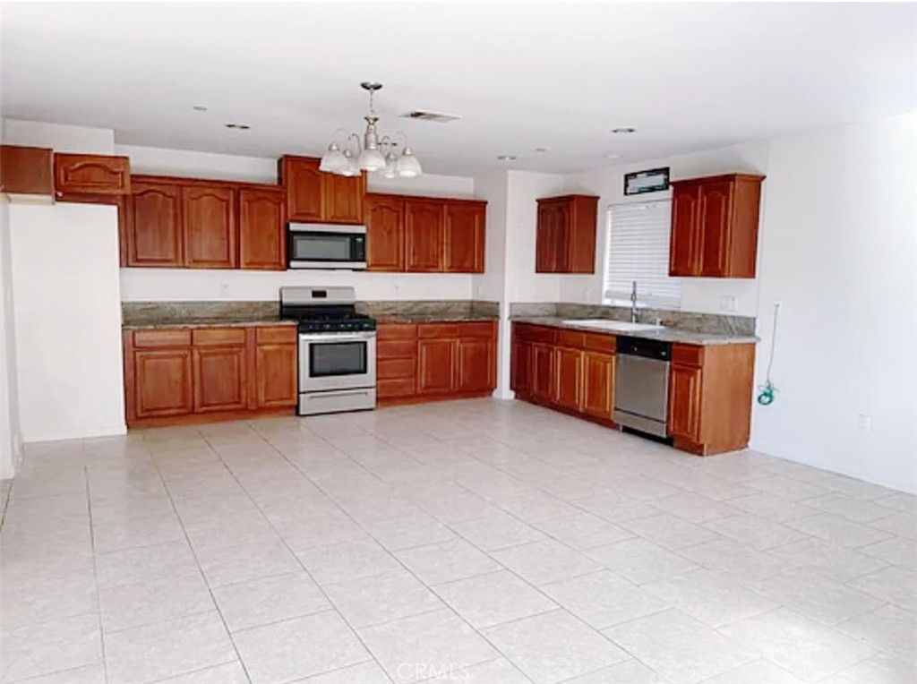1652 Plaza Del Amo Property Photo 8