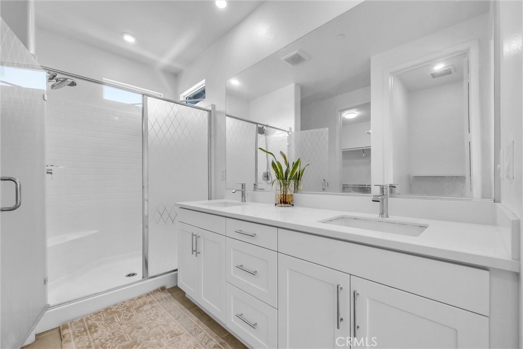 70 Aria Property Photo 6