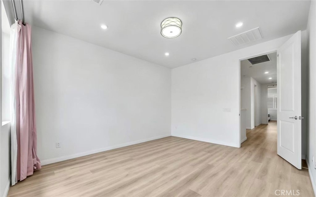 70 Aria Property Photo 15