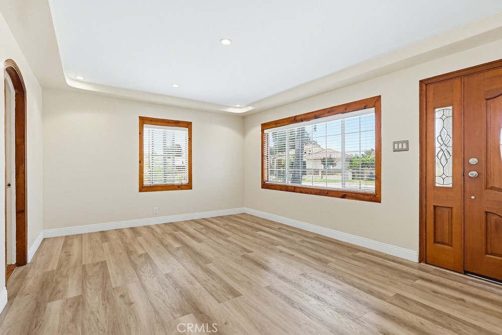 5140 Elrovia Property Photo 5