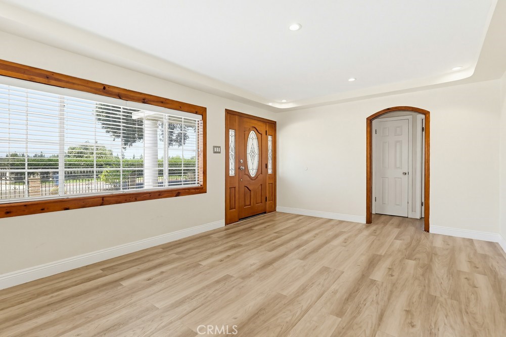 5140 Elrovia Property Photo 6