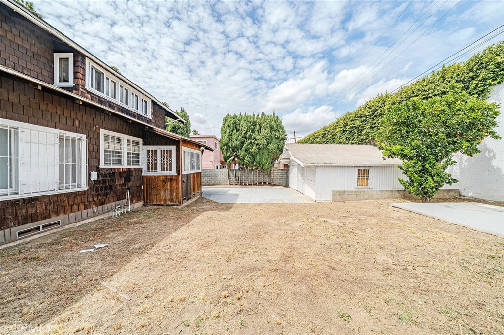 1254 S Manhattan Property Photo 8