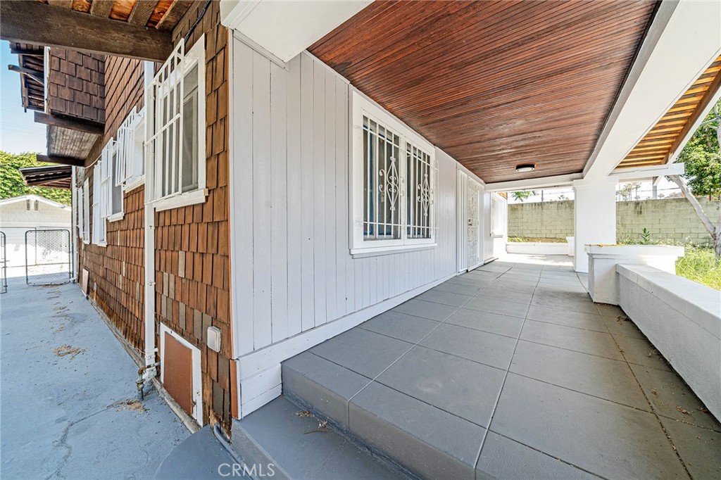 1254 S Manhattan Property Photo 11