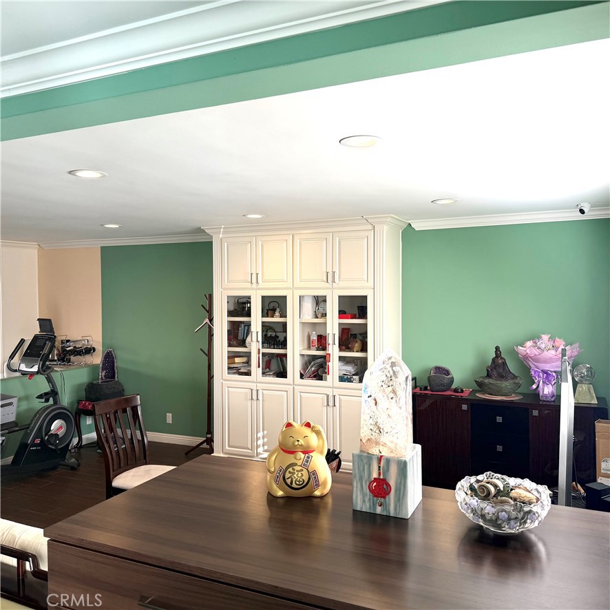 1025 Fairview Avenue 2 Property Photo 8