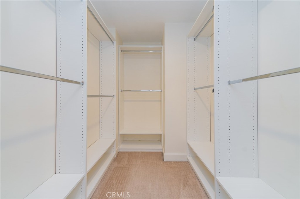 900 W Olympic 43d Property Photo 18