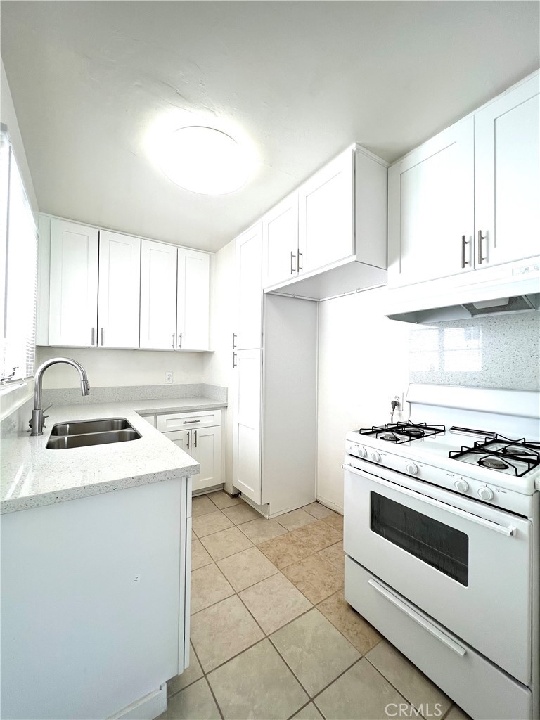 3810 Stockbridge Avenue Property Photo 3