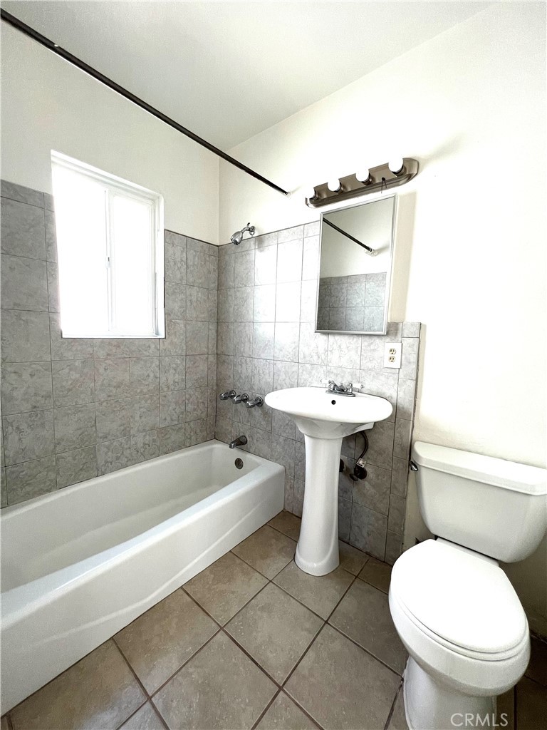 3810 Stockbridge Avenue Property Photo 6