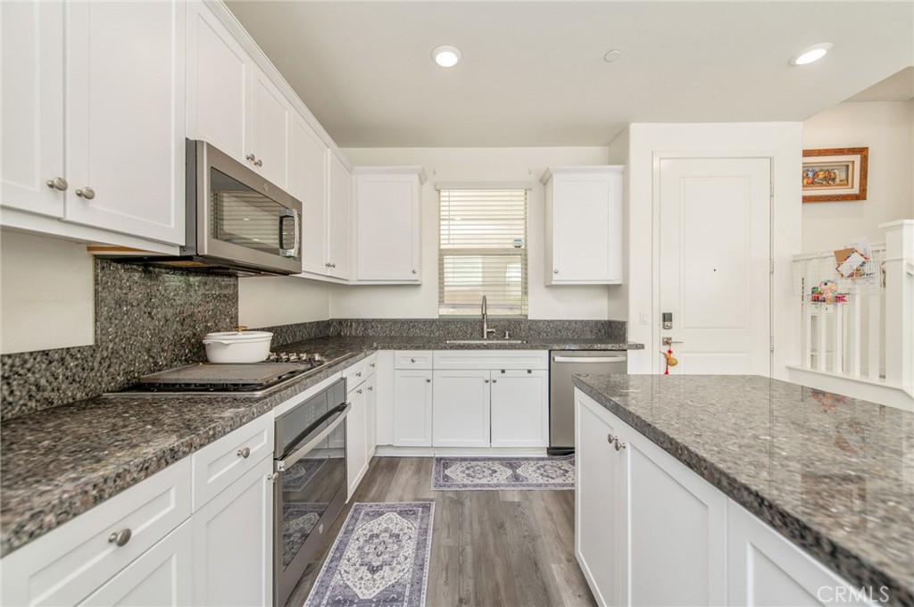 2205 Strawberry Court Property Photo 9
