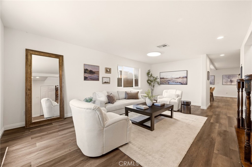 10401 Park Street Property Photo 4