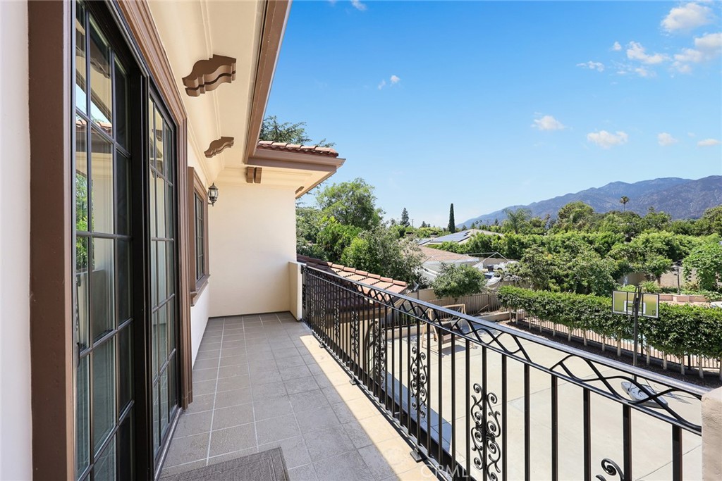 1025 El Sur Avenue Property Photo 43