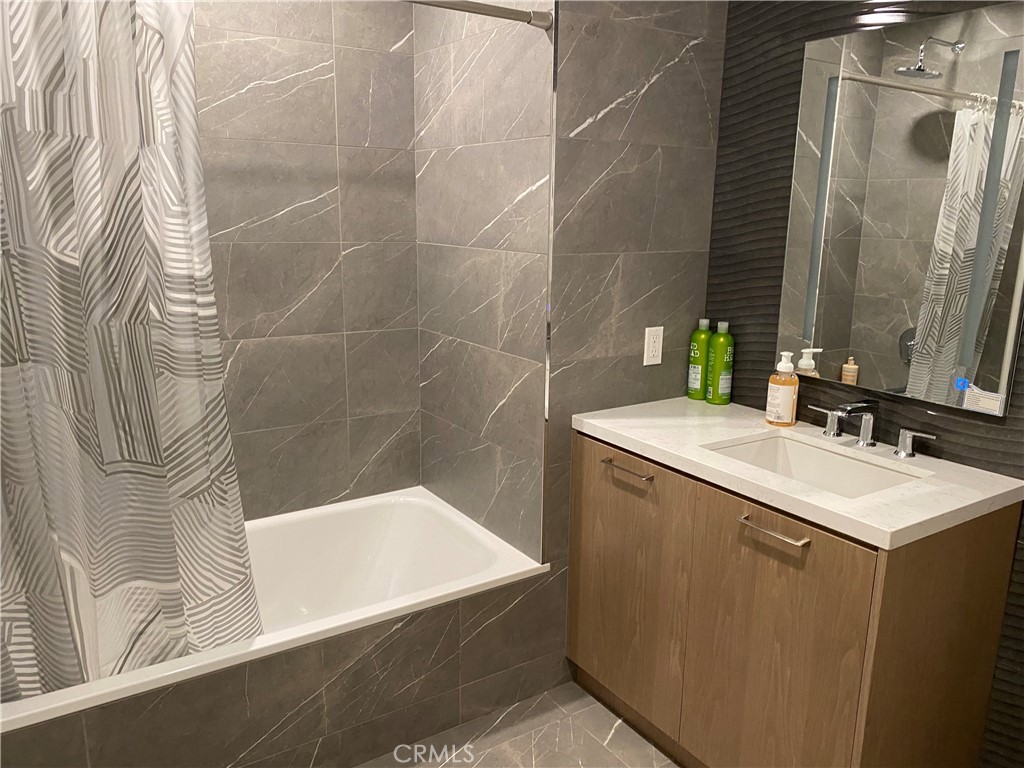 400 S Broadway 1804 Property Photo 34