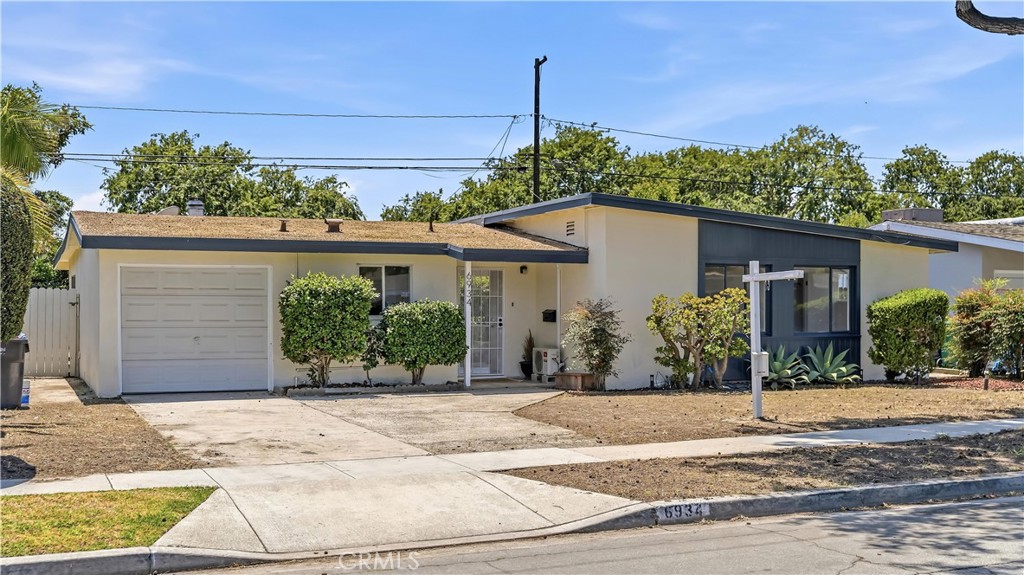 6934 E Espanita Property Photo 1